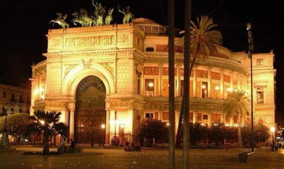 B&B Teatro Politeama House Zoe Blu Palermo Exterior foto
